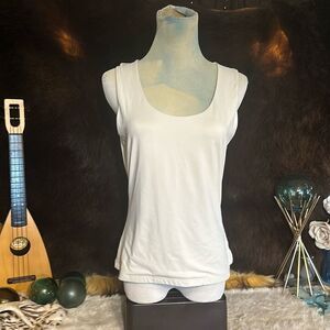Tahari tank top M (3800)